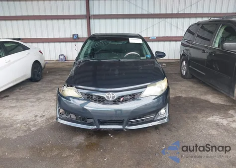 2013 Toyota Camry Se z USA, uszkodzony, nr VIN 4T1BF1FK8DU228067